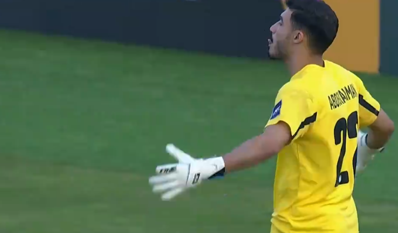 kaiyun-U23亚洲杯离谱一幕!约旦门将扑点后疯狂庆祝,目送皮球入网