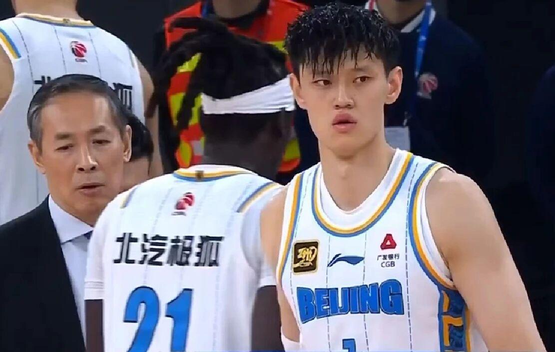 开云体育下载-北京男篮曾凡博即将复出,徐昕砍24+14被喊MVP,郭昊文现废人动作
