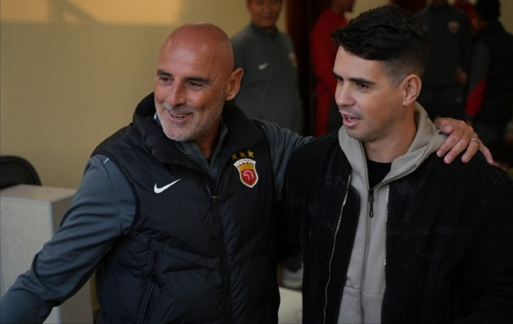 开云APP-奥斯卡空降卡塔尔,携家人与海港会合,见证海港1-4惨败泽尼特