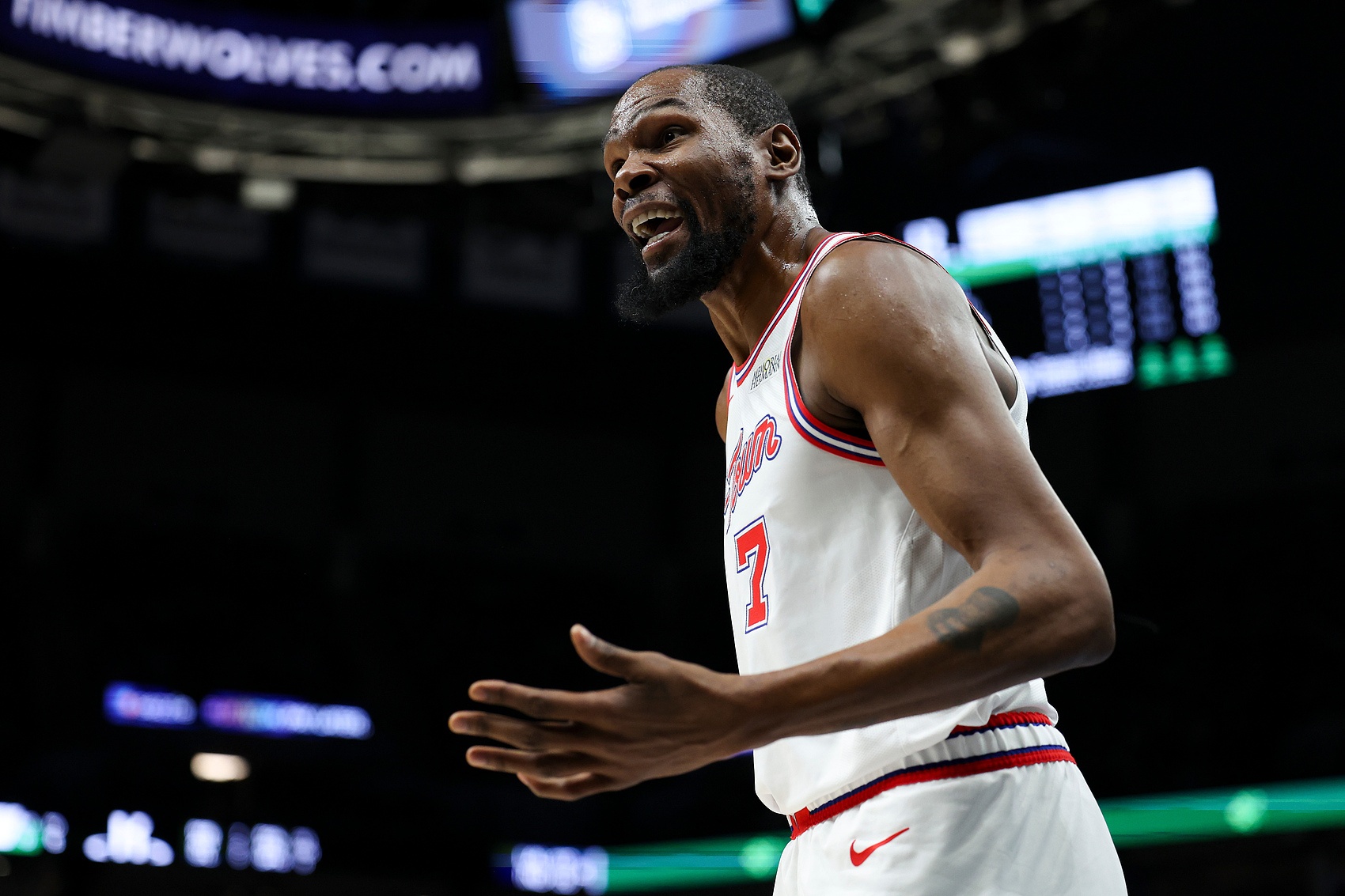 开云体育下载-如何应对严密防守?KD:加强对抗&放慢节奏 我拿到球就任我摆布了